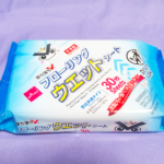 【レビュー】100均 ダイソー【落ち落ちV フローリングウェットシート 30枚】保水率も高くて使い勝手が良く、しかも30枚