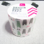 【レビュー】100均 ダイソー【デザインダクトテープ クマ柄】カラフルなダクトテープで見た目ヨシ!粘着性もしっかりしている